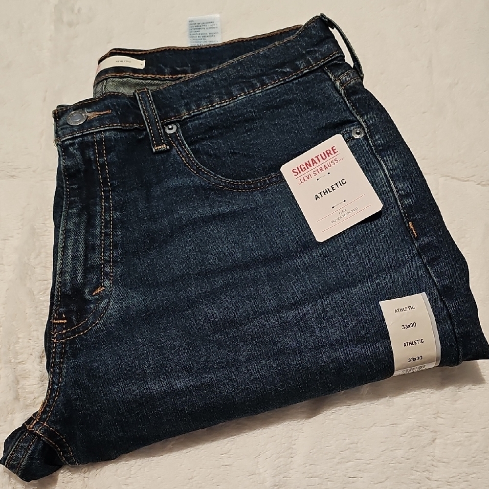 NWT Levi's Men's Dark Blue Athletic Jeans